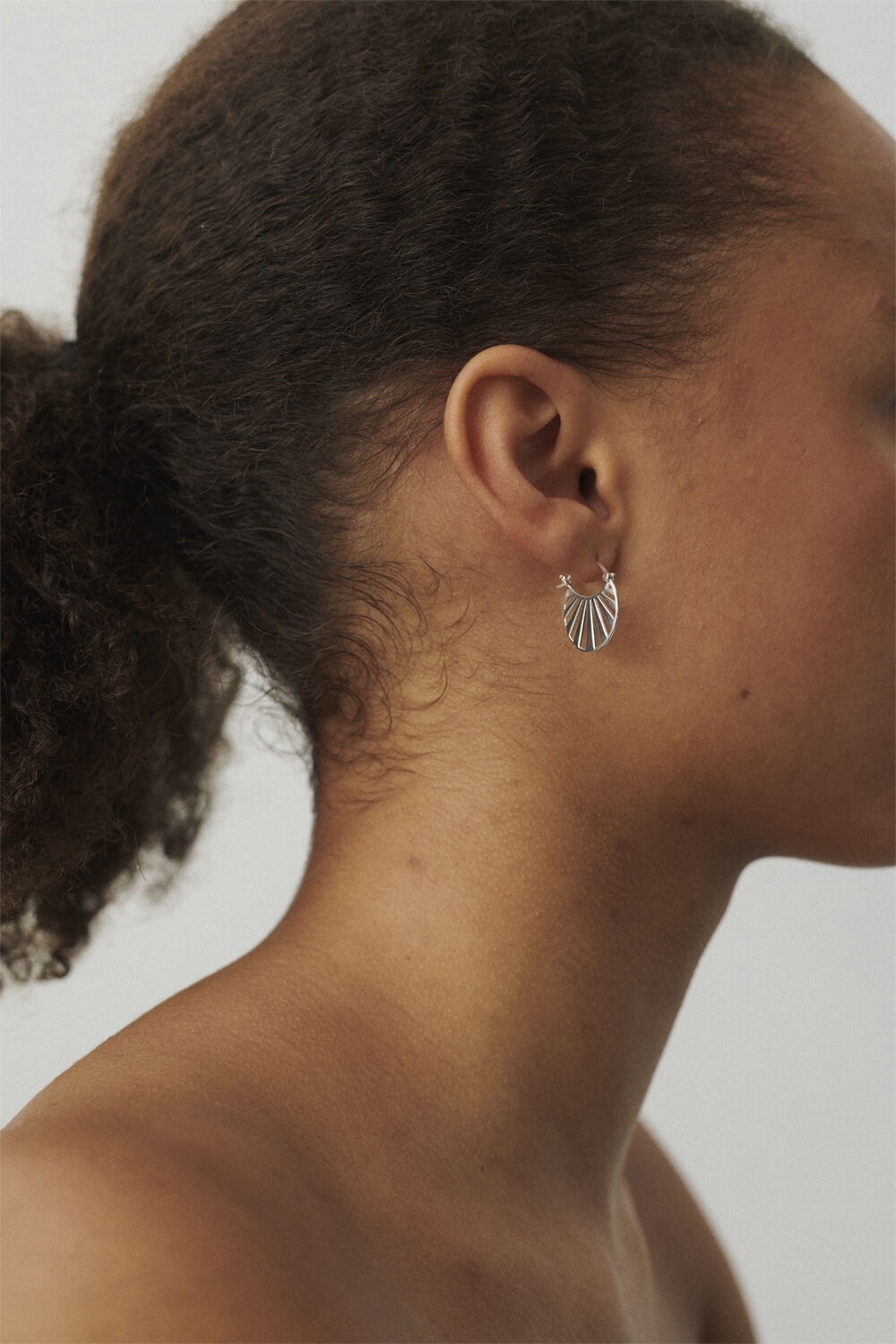 Small Misty Light Earrings size 18 mm