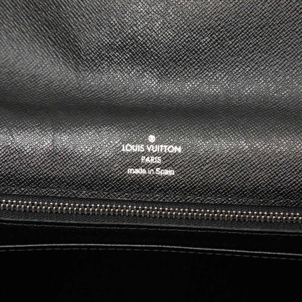 Louis Vuitton Clutch
