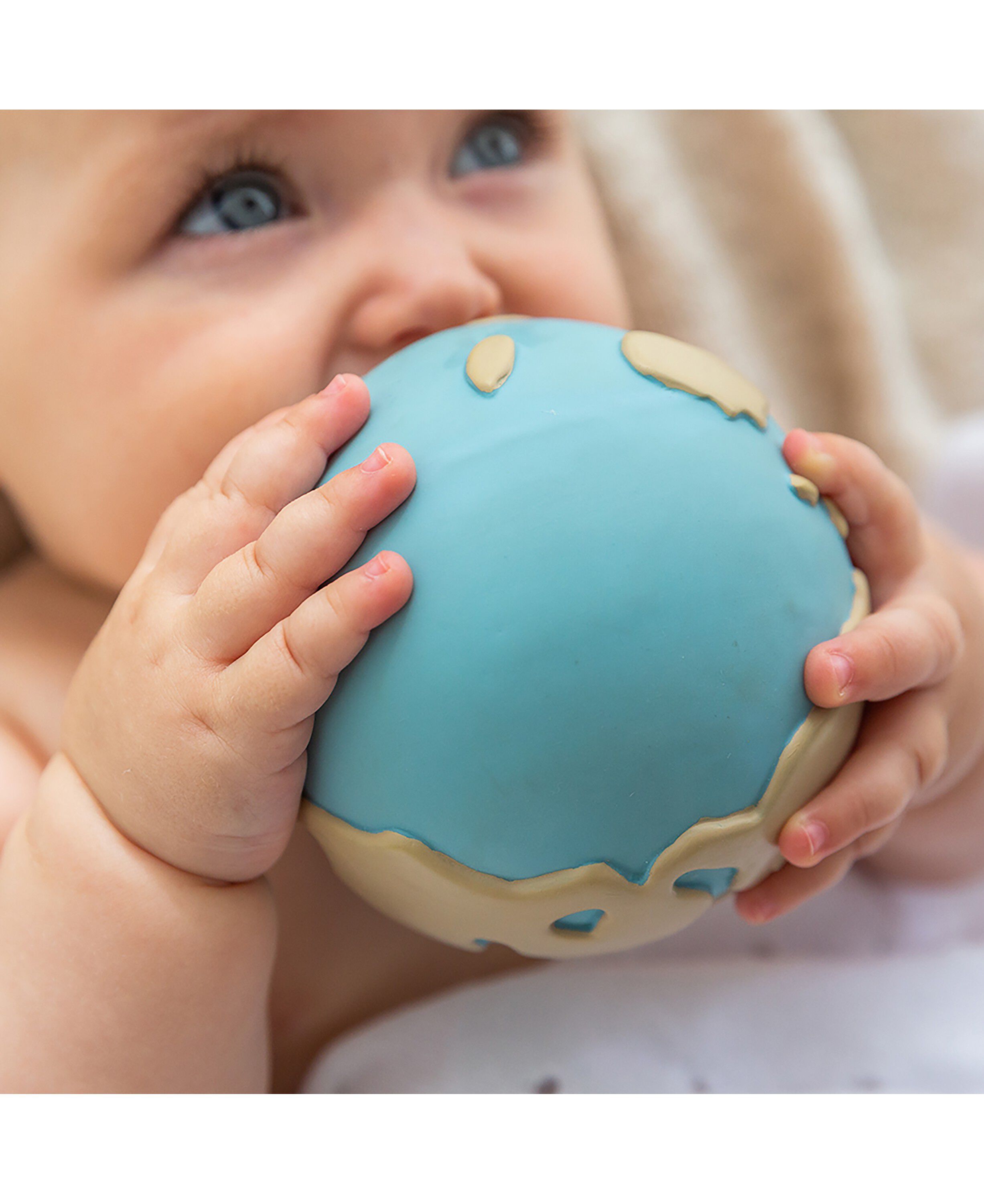 Oli & Carol - Badeleg - Earthy the World Ball