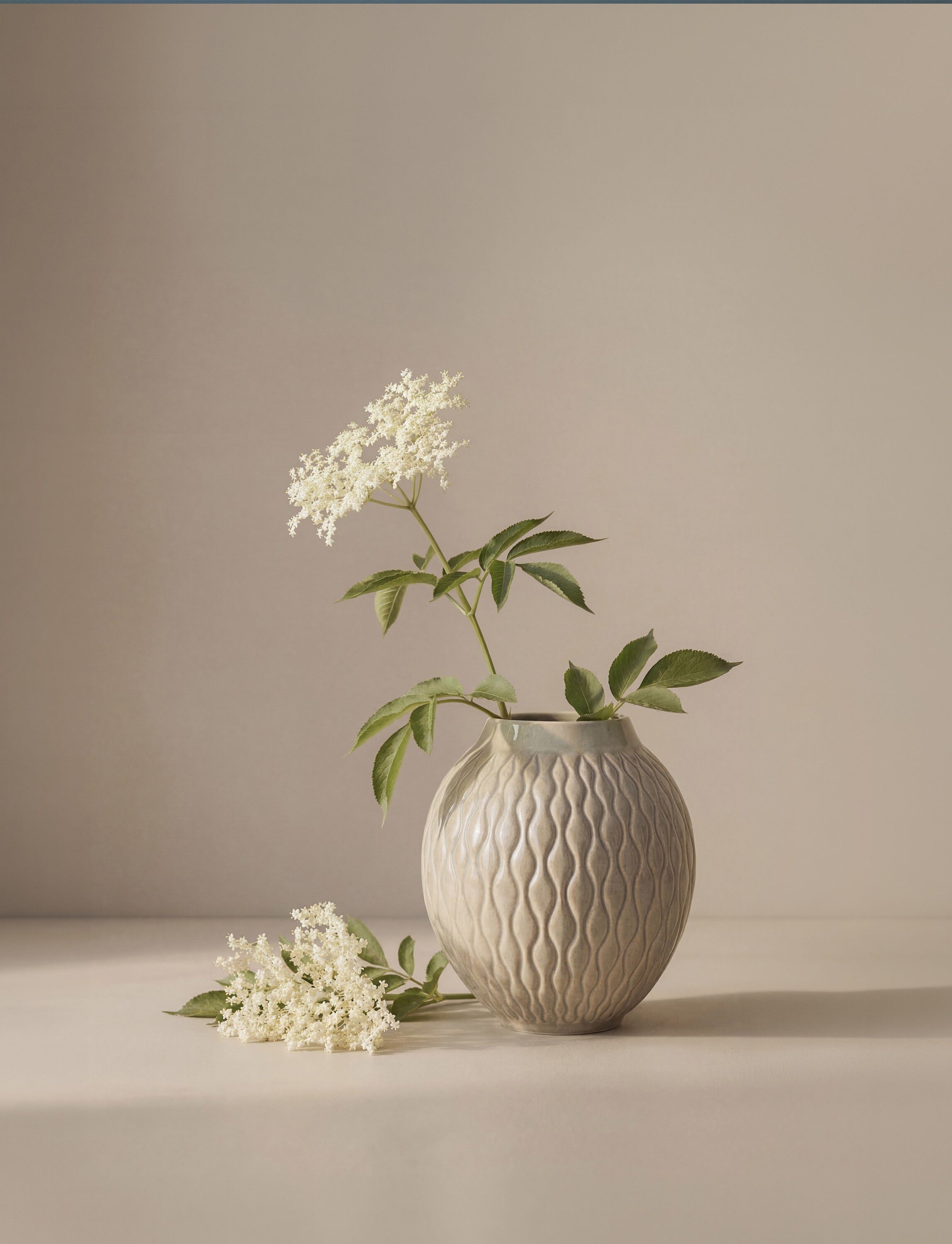 Solum vase H 24 cm ash
