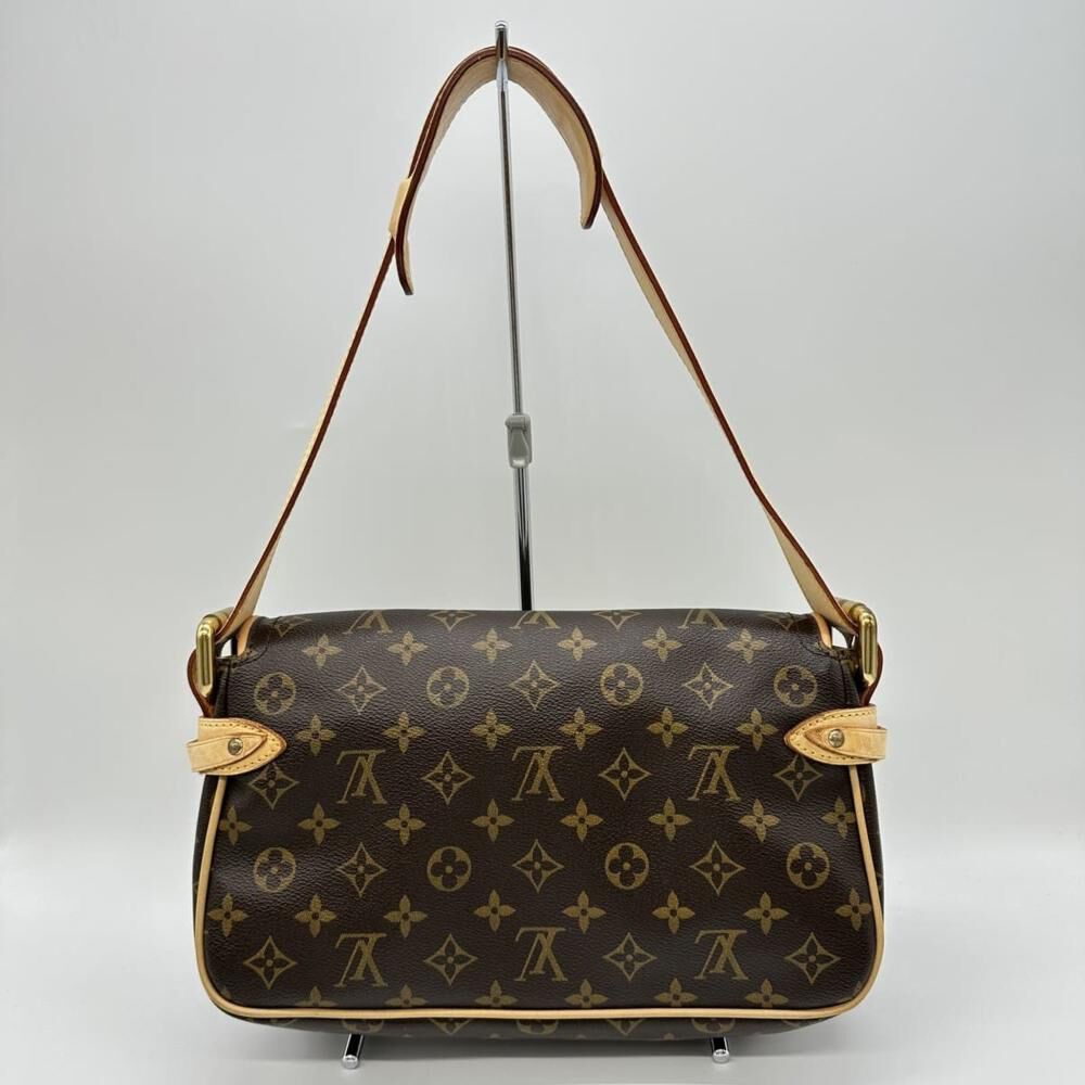 Louis Vuitton Shoulder Bags