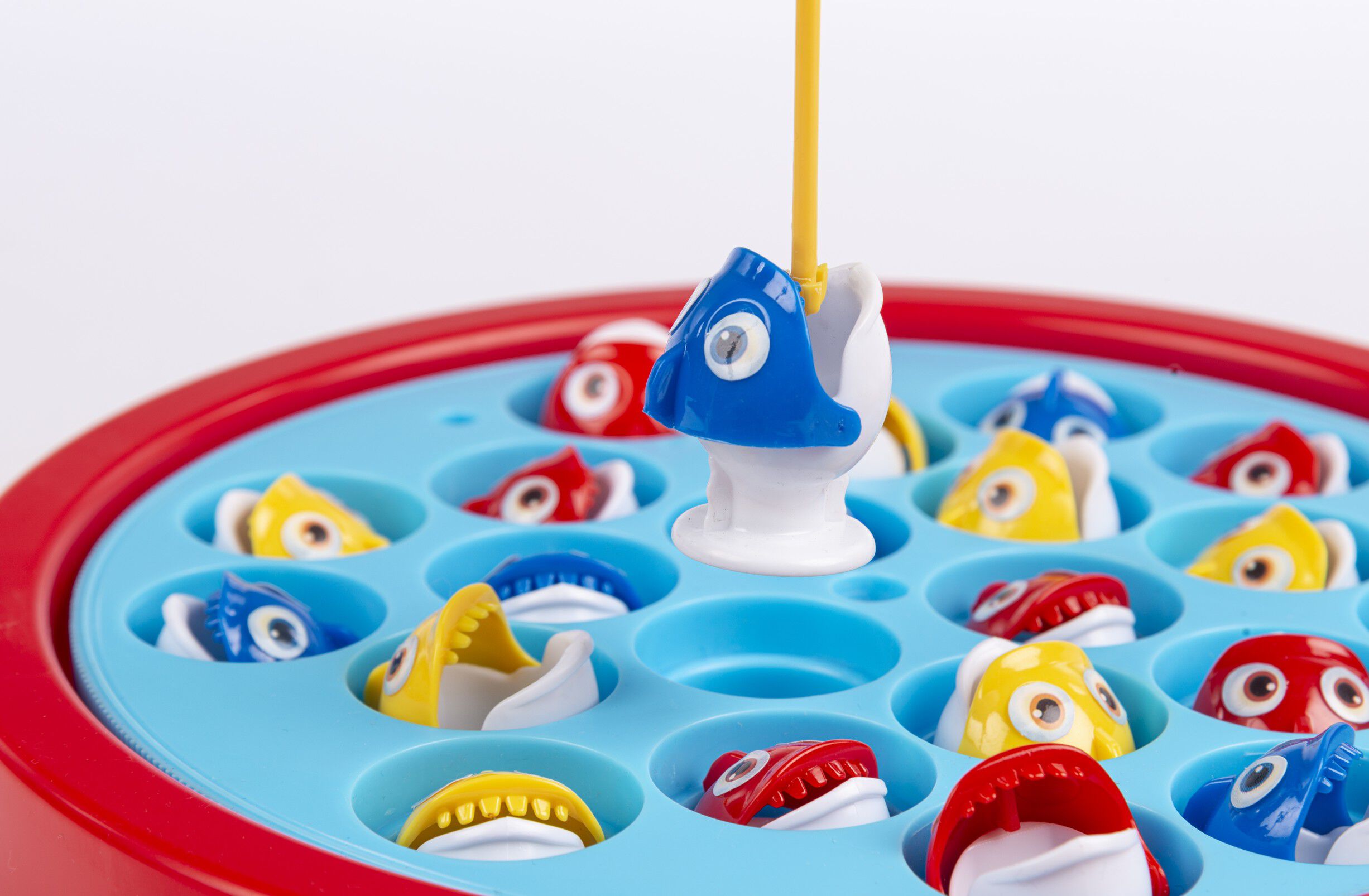 VINI STORT FISKESPIL. R&Oslash;D