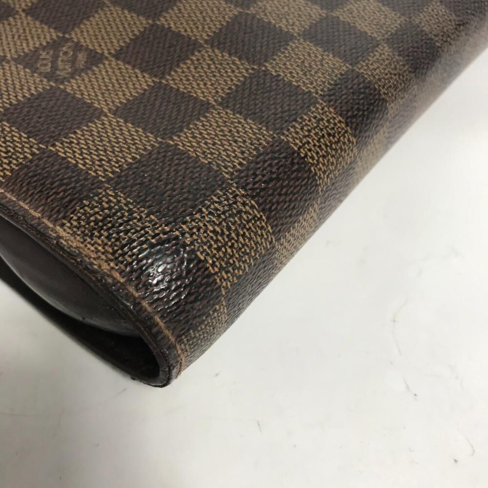 Louis Vuitton Clutch