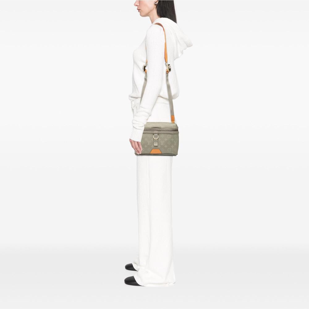 Louis Vuitton Messenger