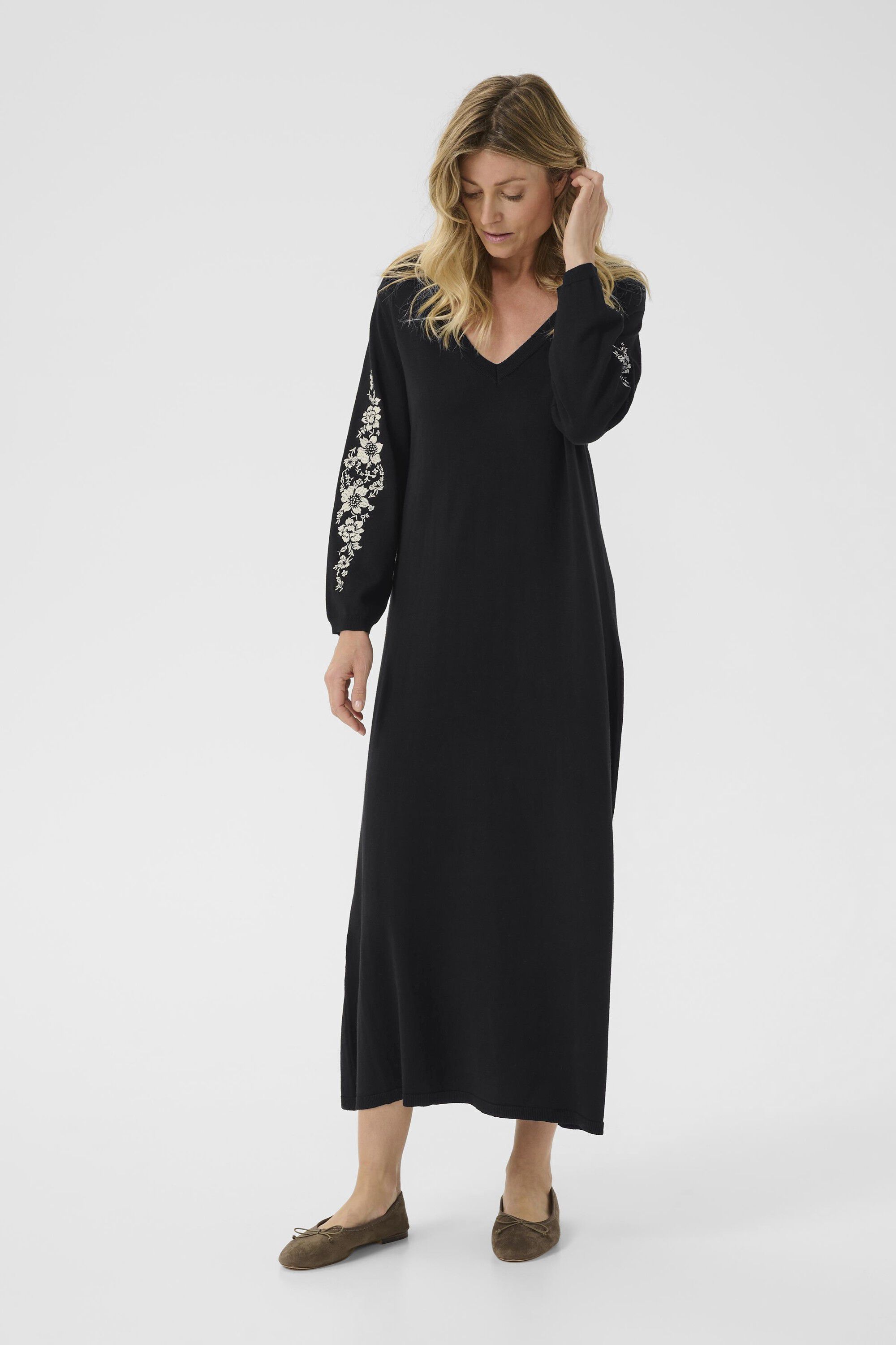 CRVillea embroidery Knit Dress