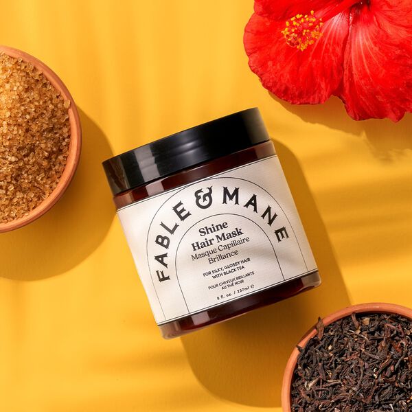 Hårmasken med sort te, giver håret glans