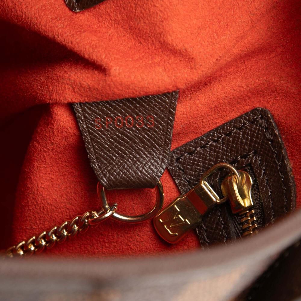 Louis Vuitton Marais