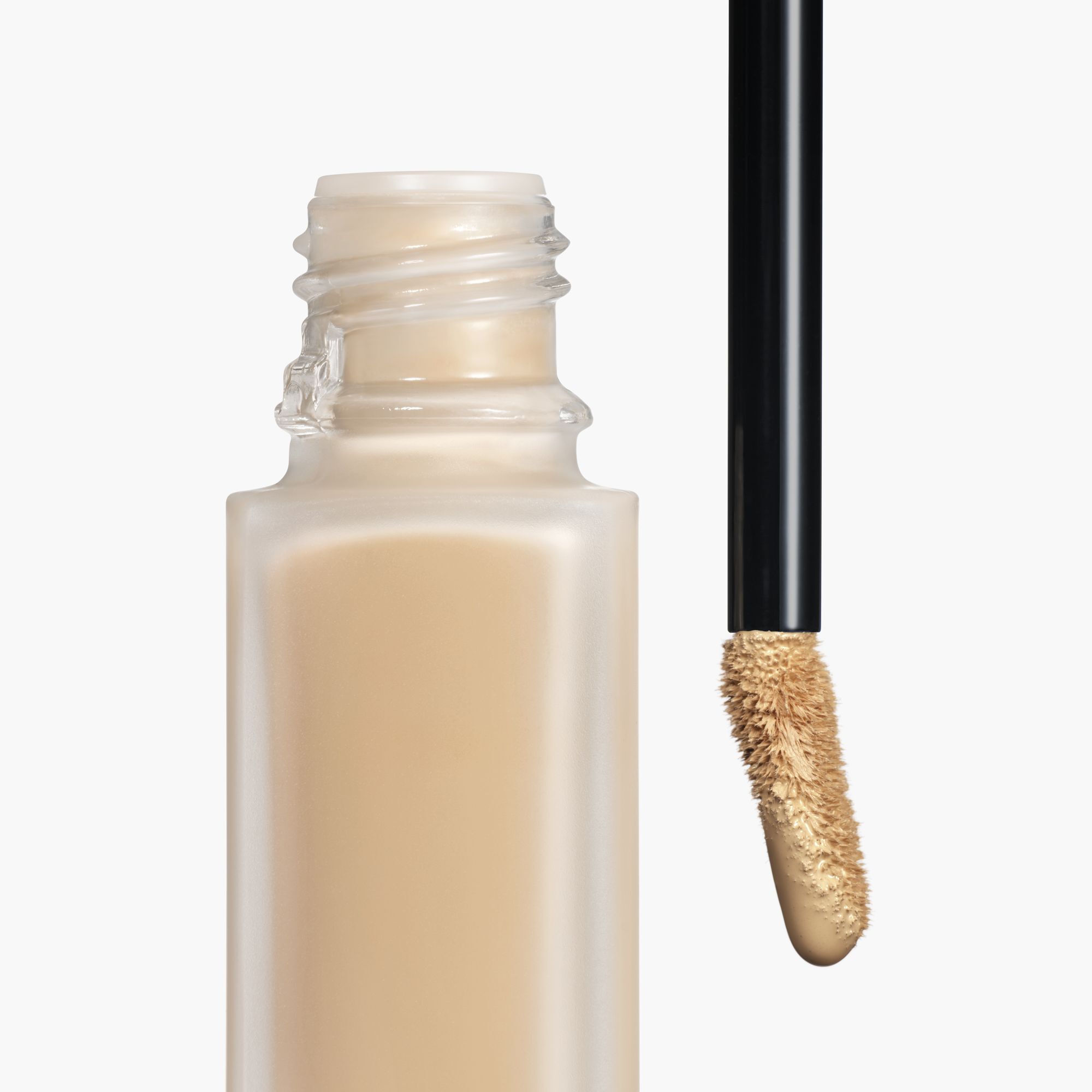 ULTRAWEAR  ALL-DAY COMFORT  FLAWLESS FINISH CONCEALER