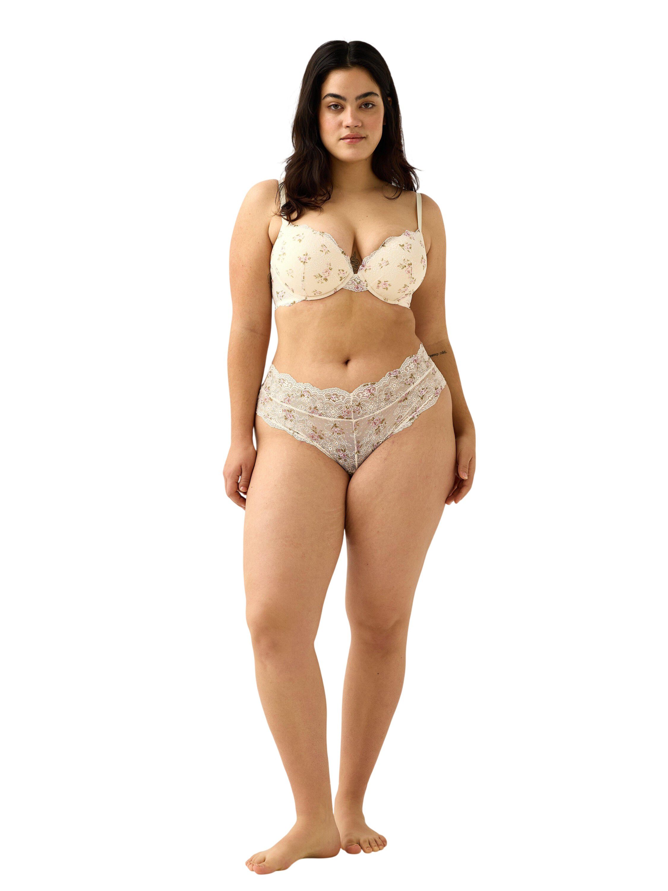 Brazilian briefs in lace with a reg