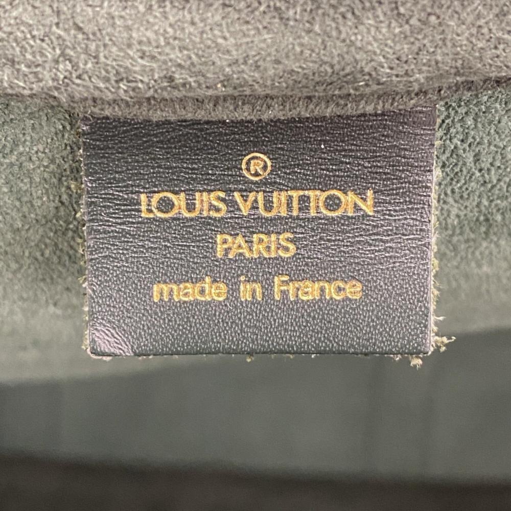 Louis Vuitton Taiga Kendall