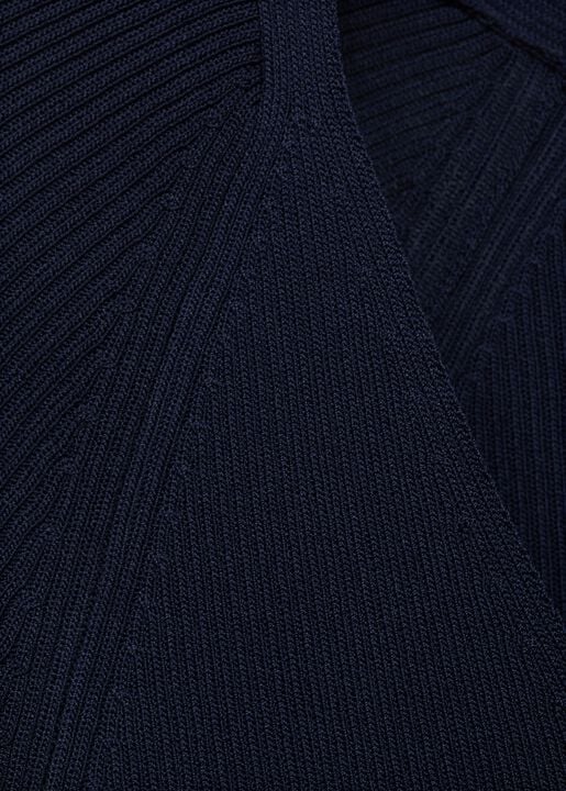 SWEATER. -- SESETA