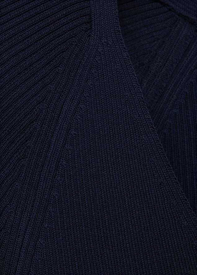 SWEATER. -- SESETA