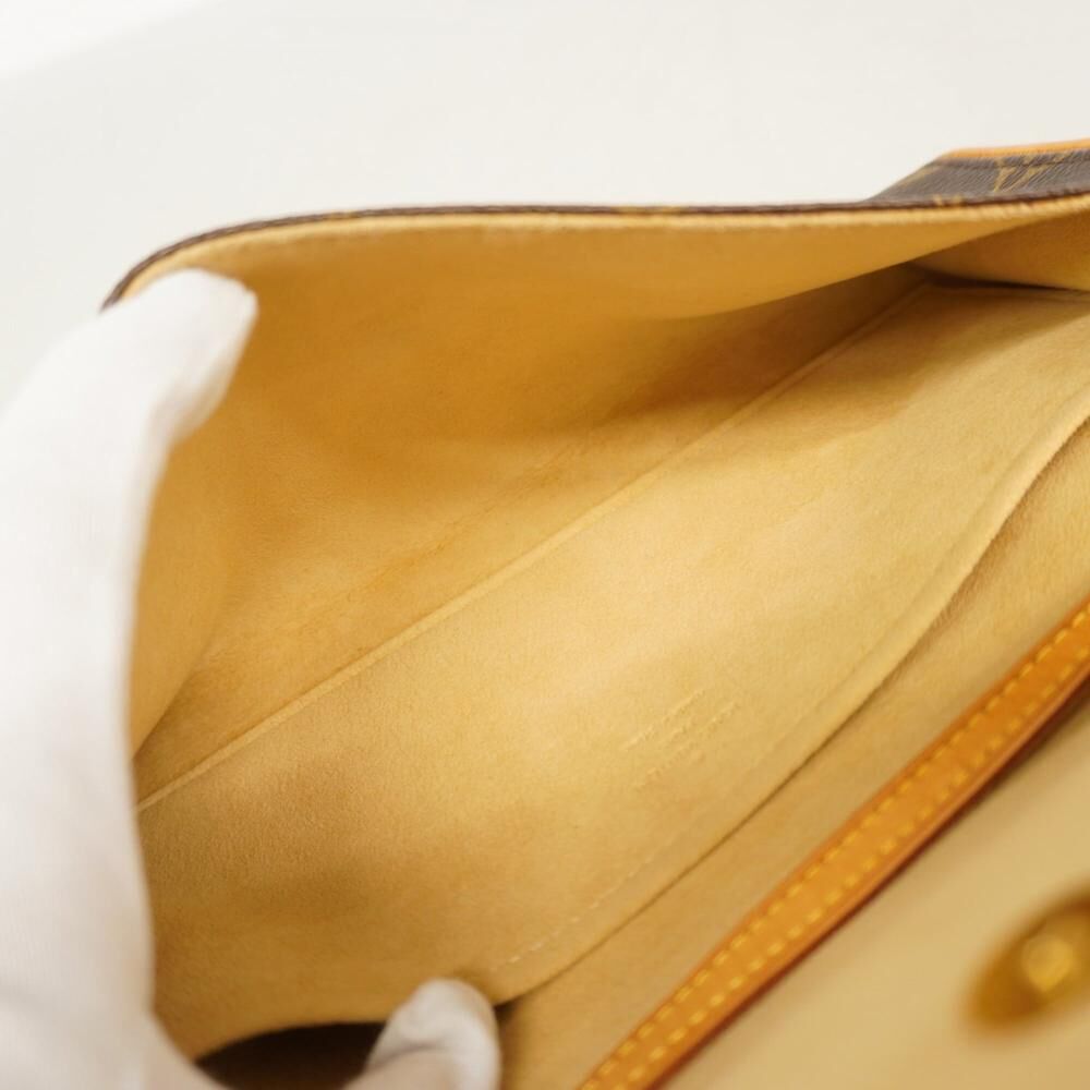 Louis Vuitton Shoulder Bags