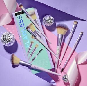 Flawless Brushes 6 Pc Gave&aelig;ske