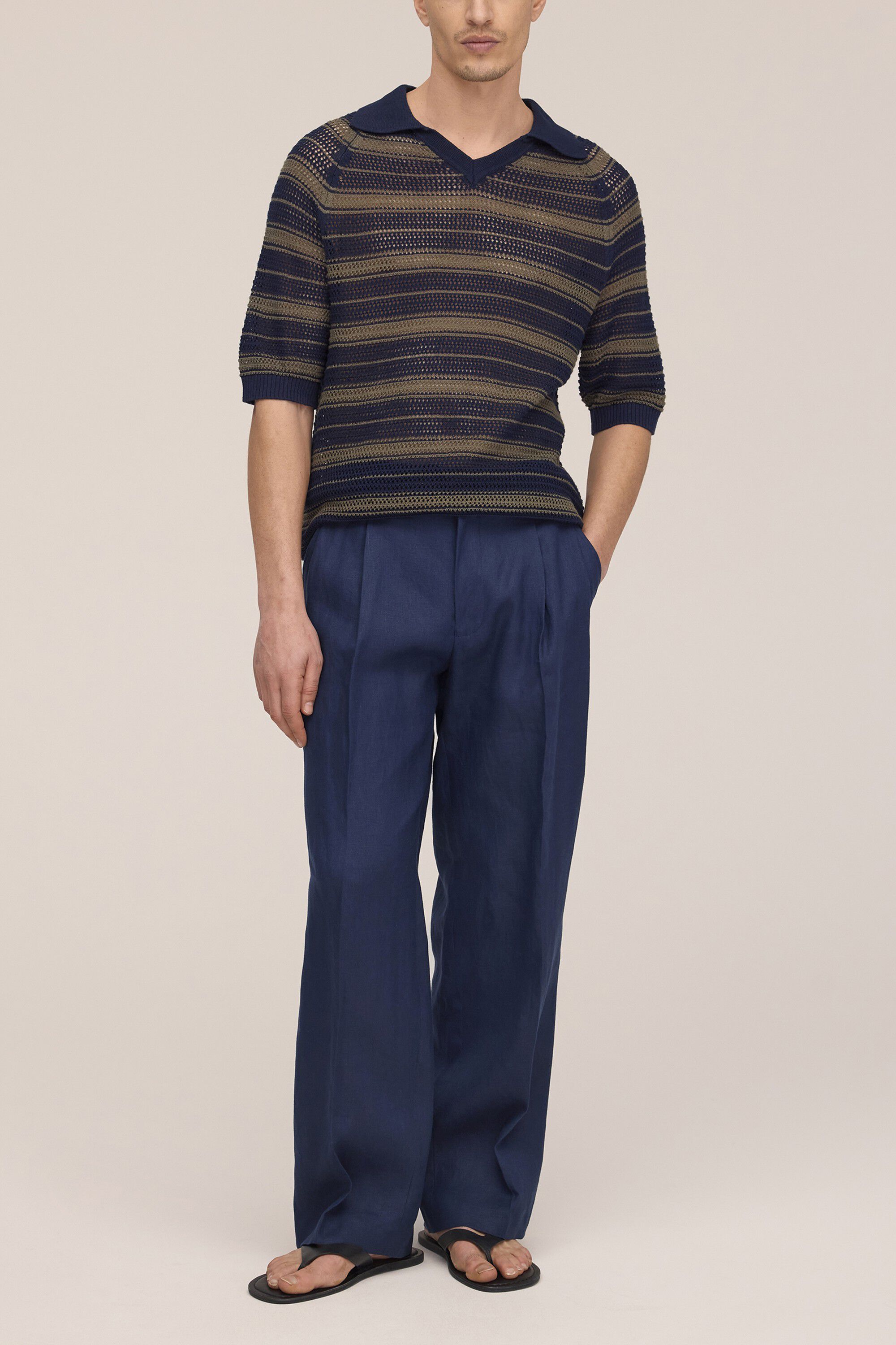 Cale V-neck Polo Knit