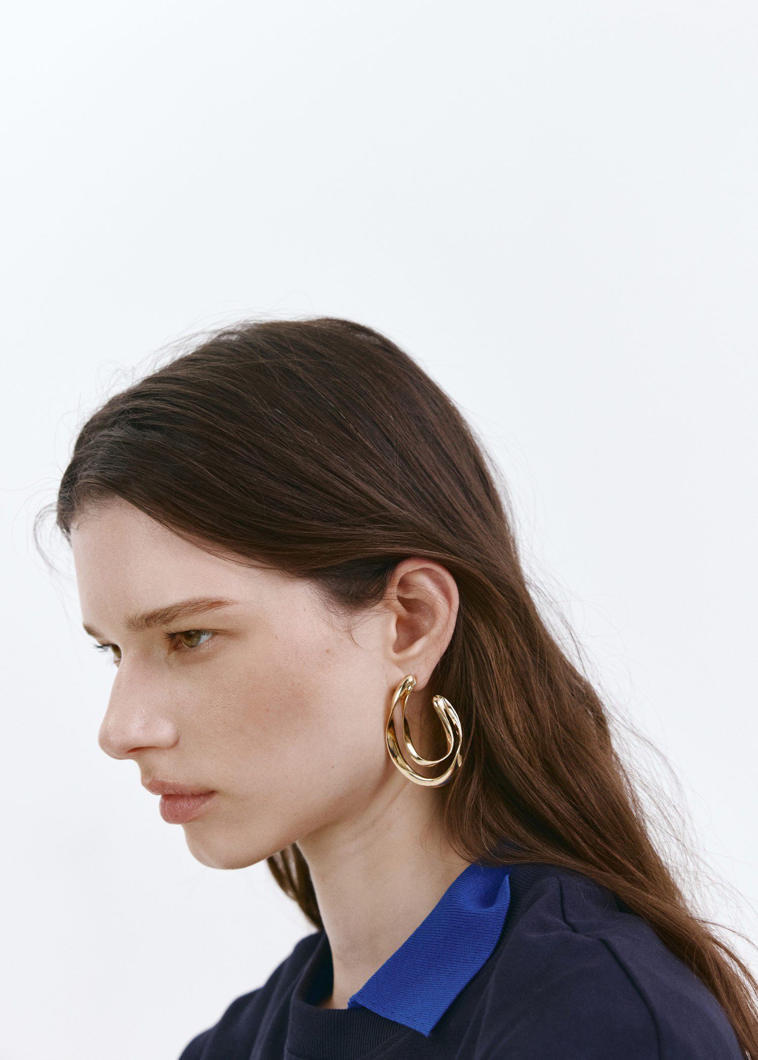 Irregular oval earrings