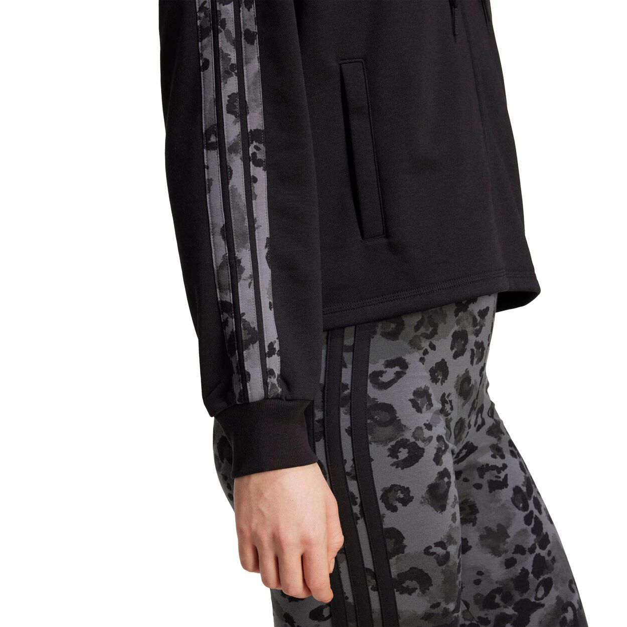 Animal Print Full Zip H&aelig;ttetr&oslash;je