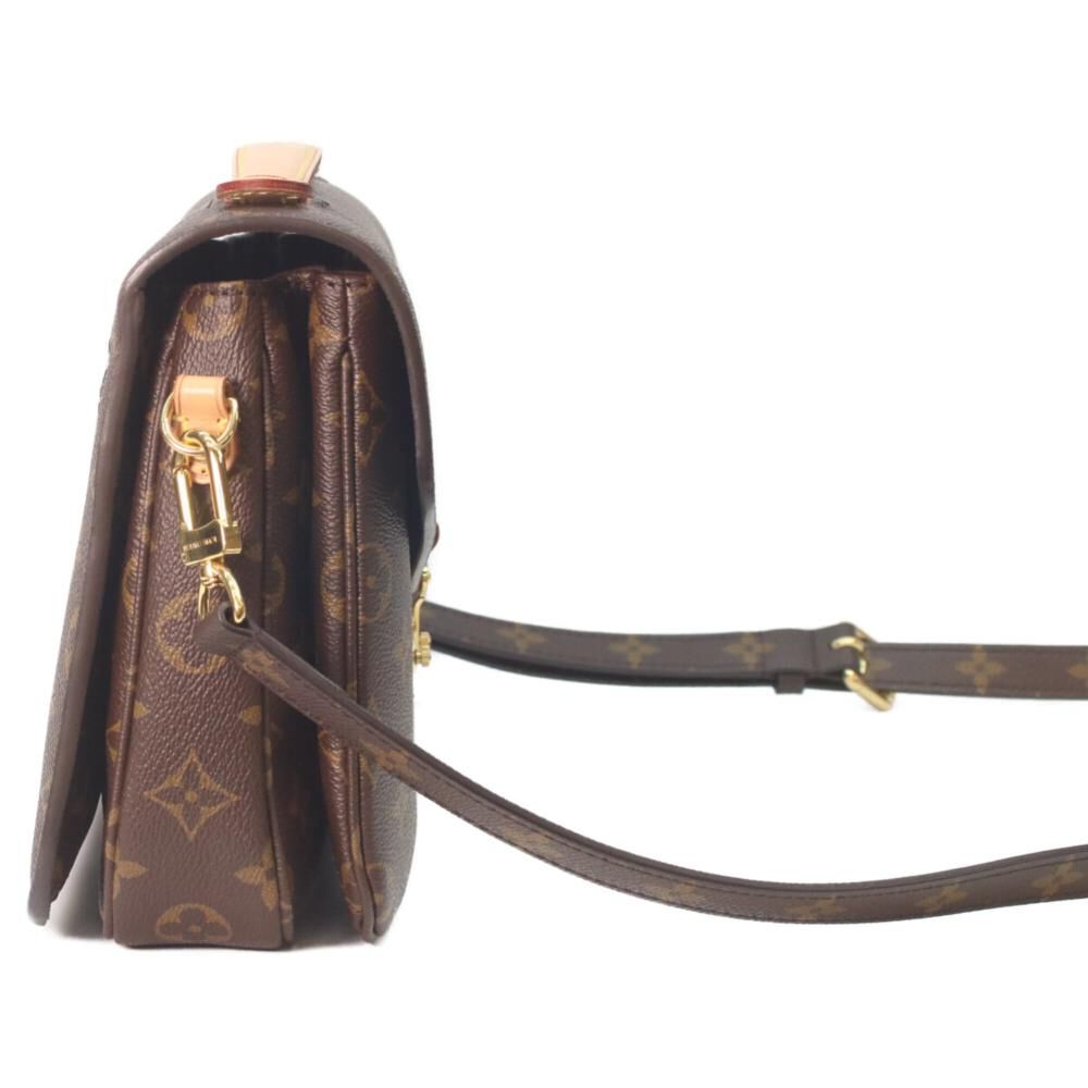 Louis Vuitton Shoulder Bags