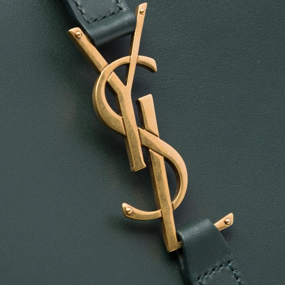 Yves Saint Laurent Shoulder Bag