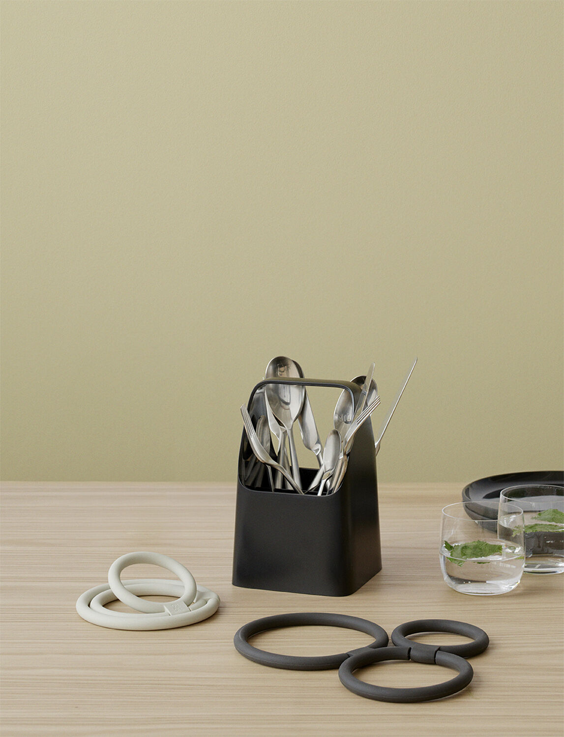 CIRCLES bordsk&aring;ner &Oslash; 13 cm black