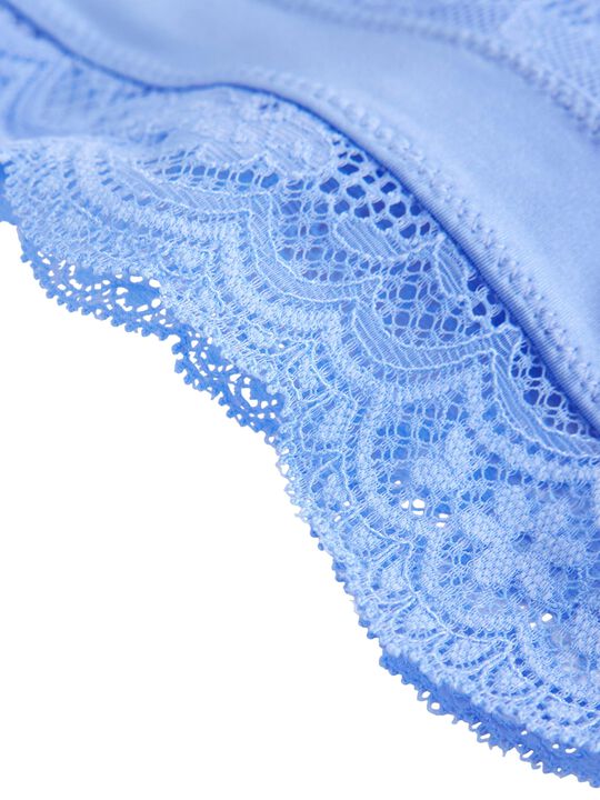 Brasilianske trusser med blonder