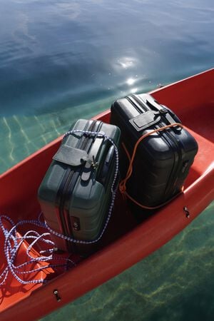 META Dark Green Suitcase M