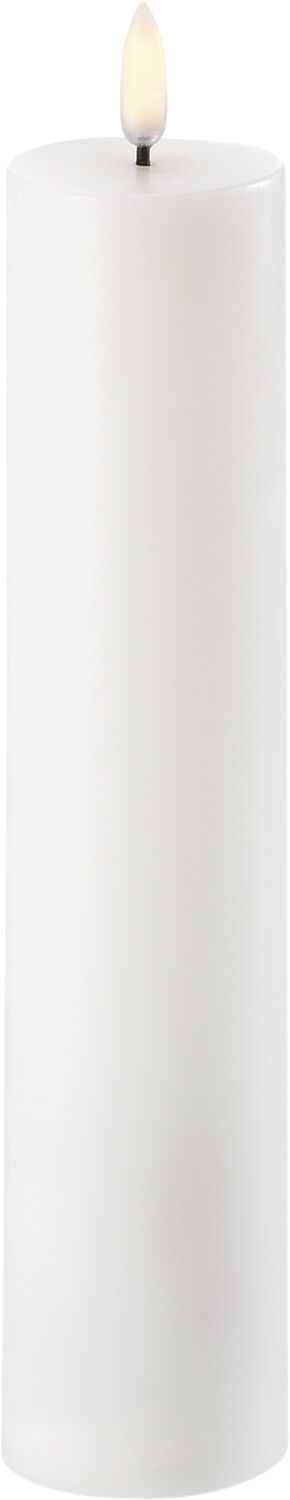 LED Pillar Candle - Nordic White - 4,8 x 22 cm