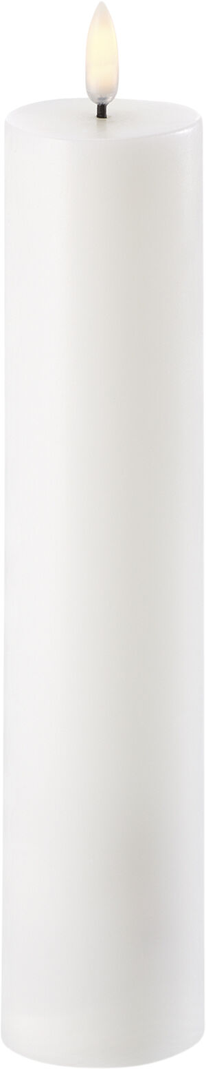 LED Pillar Candle - Nordic White - 4,8 x 22 cm