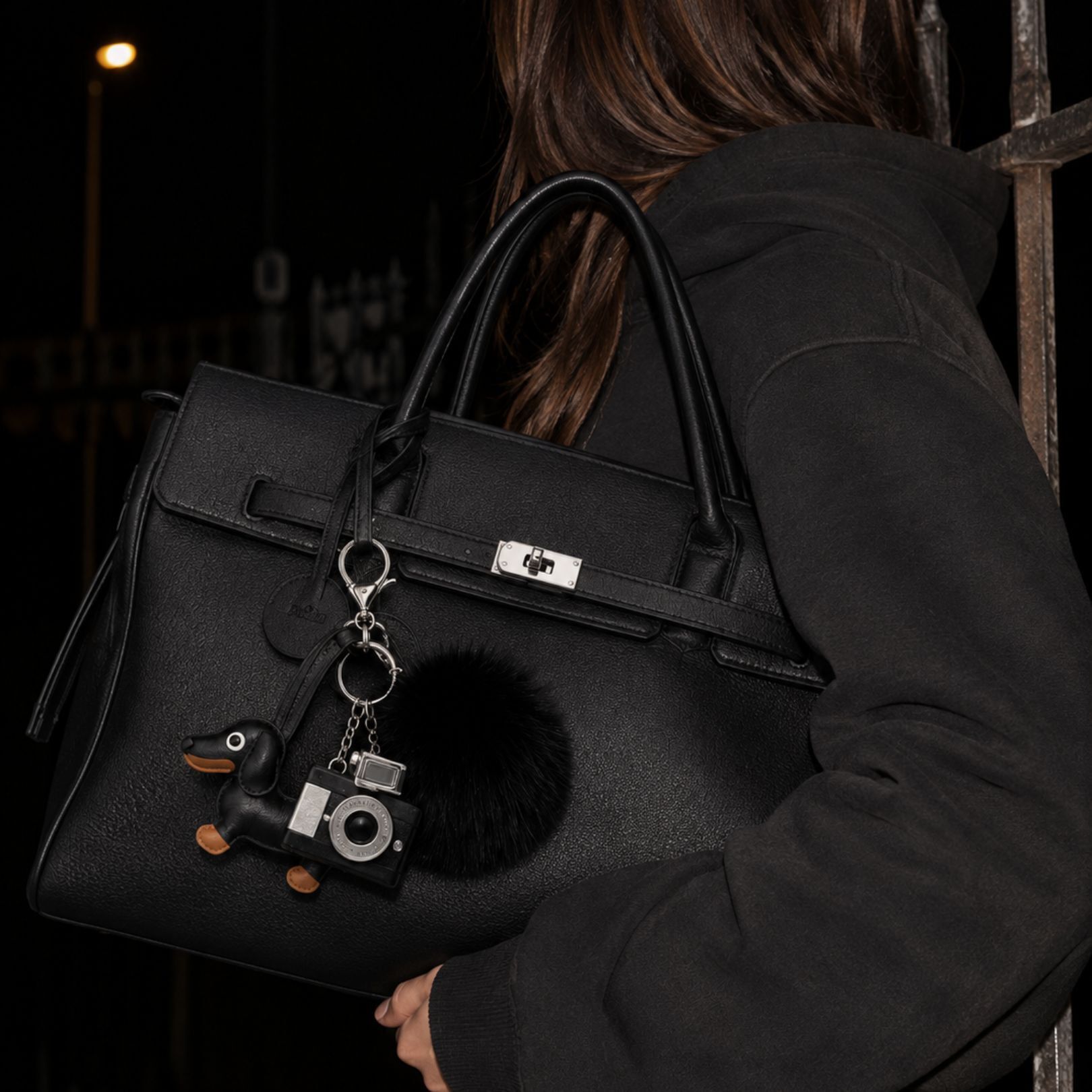 Sort Pom Pom, n&oslash;glering