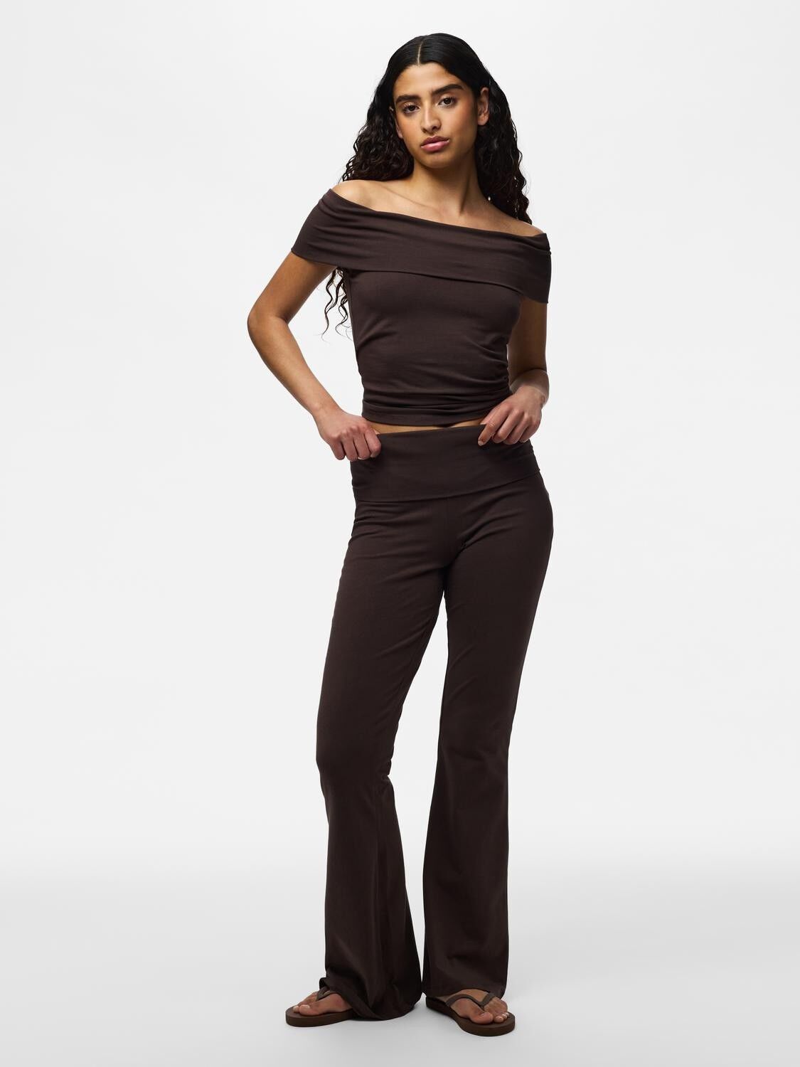 PCGEORGINA MW FLARED LEGGING JRS D2