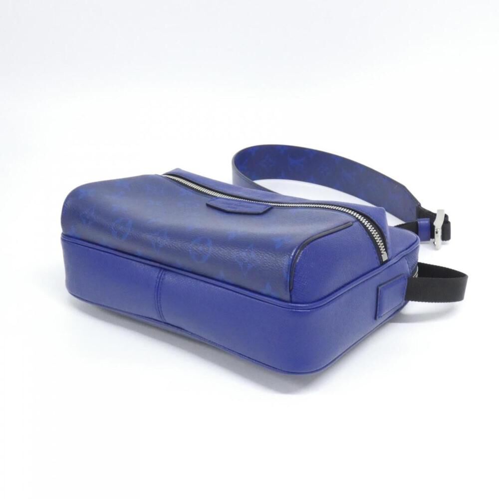 Louis Vuitton Shoulder Bags