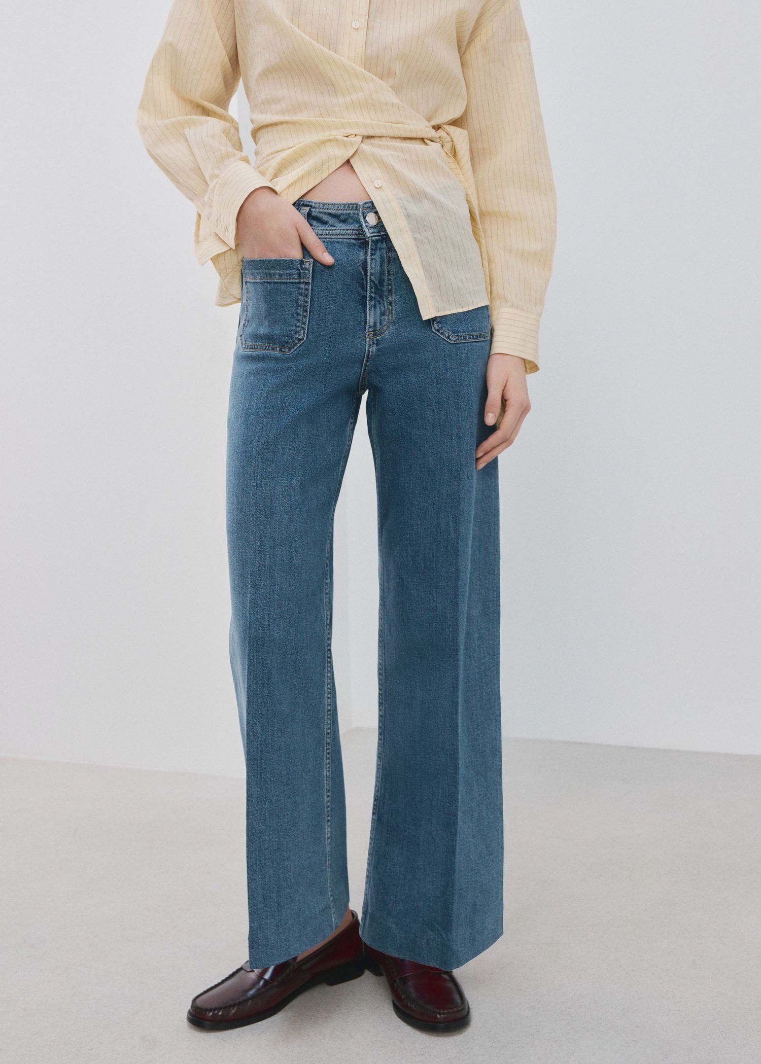 Wide leg jeans with pockets