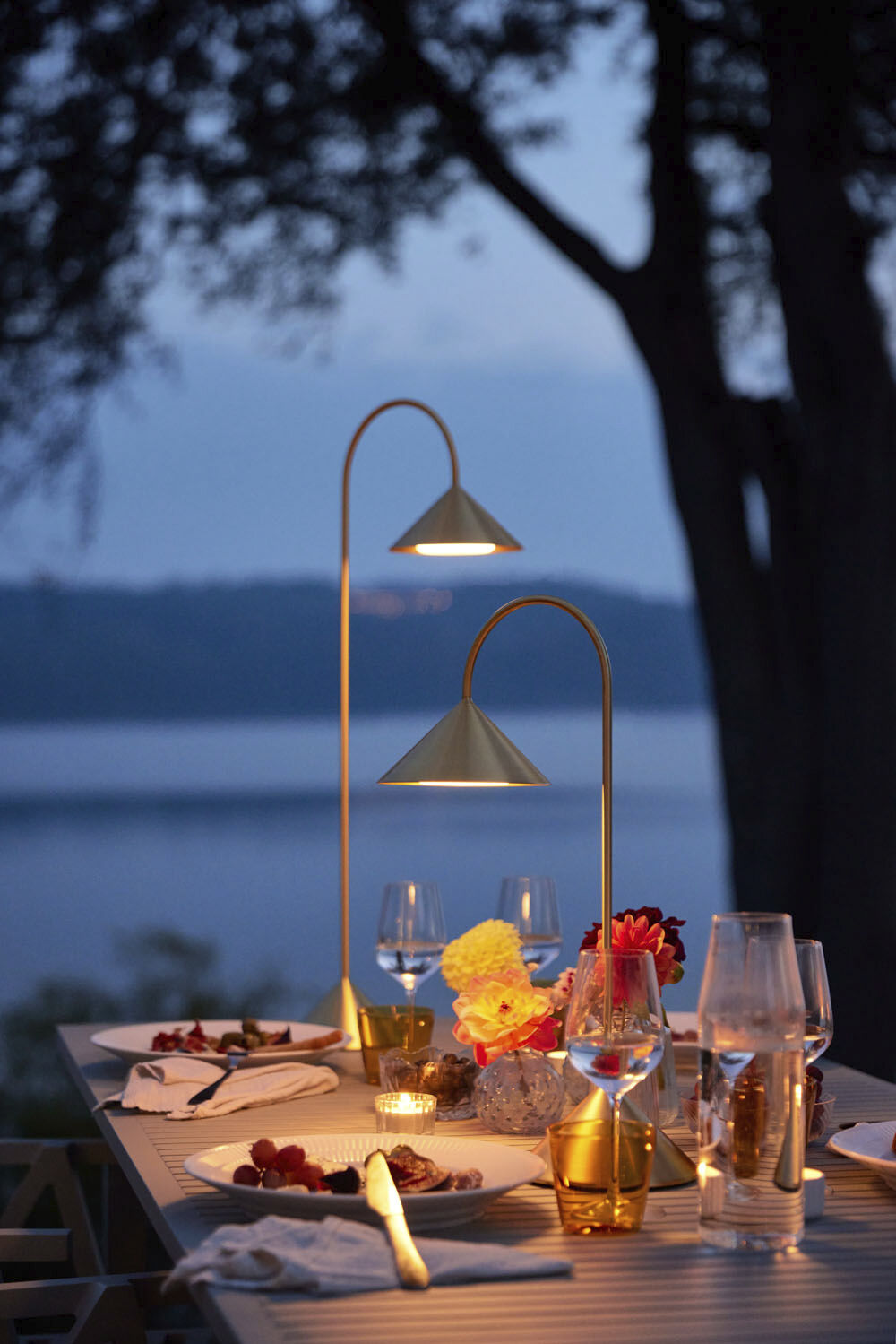 Grasp Portable Table Lamp H47