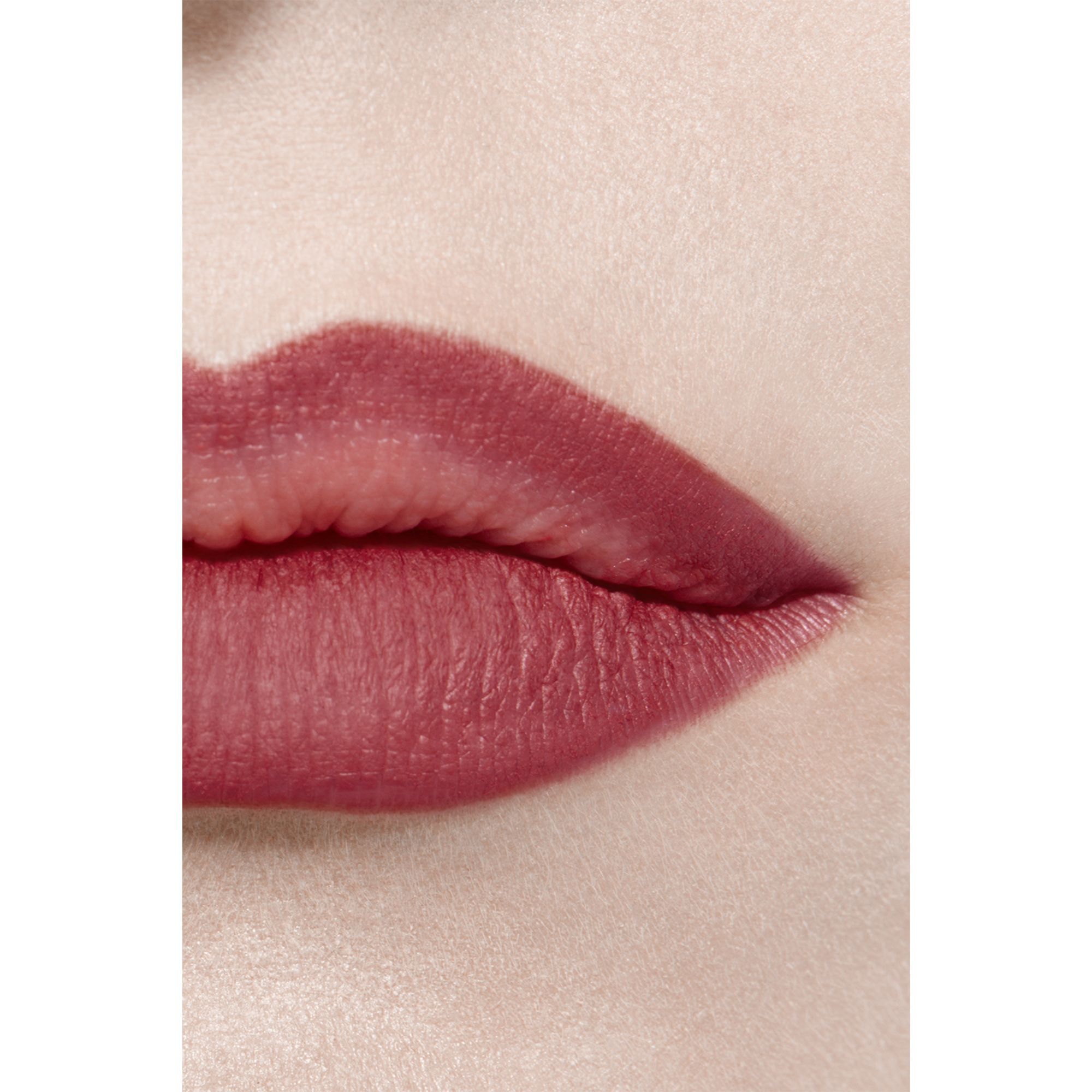 LONGWEAR LIP PENCIL