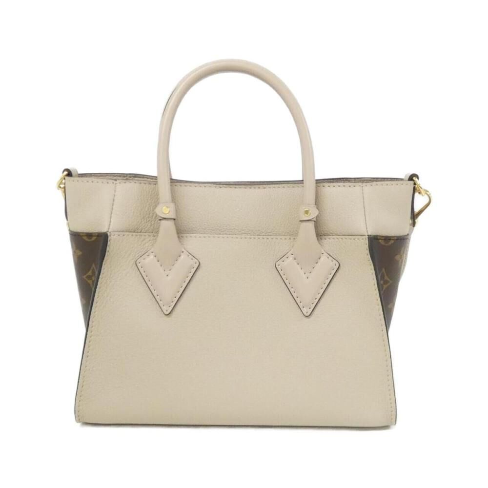 Louis Vuitton On My Side