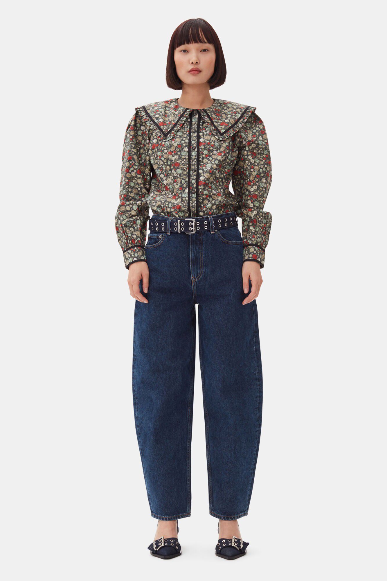 Feminine Buckle Open Cut Pump Denim