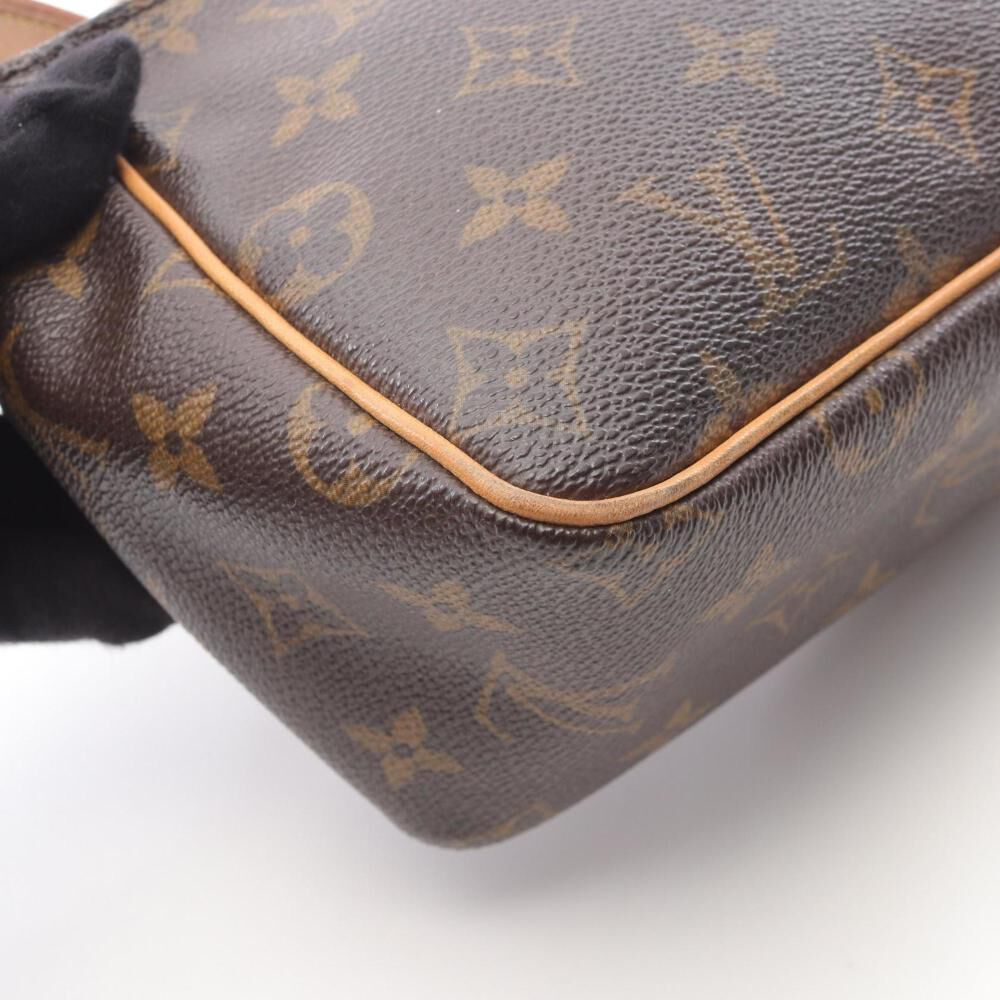 Louis Vuitton Shoulder Bags
