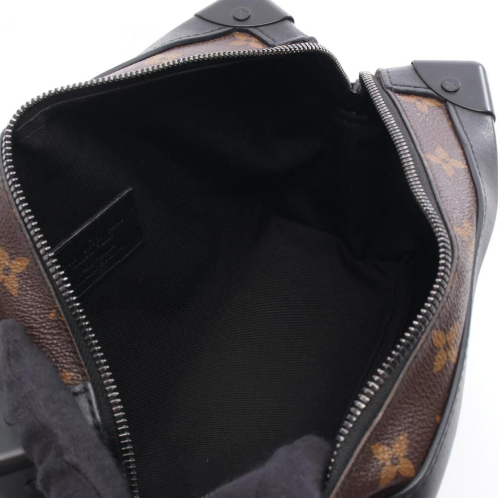 Louis Vuitton Shoulder Bags