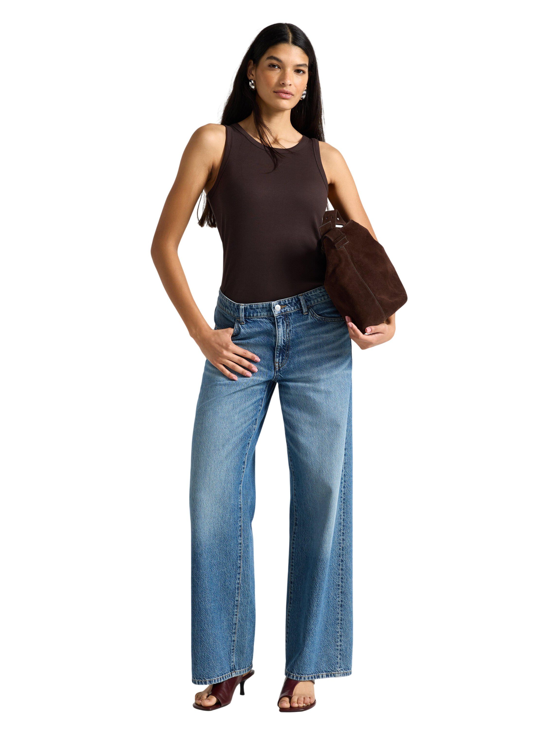 Ribbestrikket tanktop i myk og elas