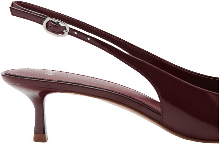 Kitten-heel patent leather shoes