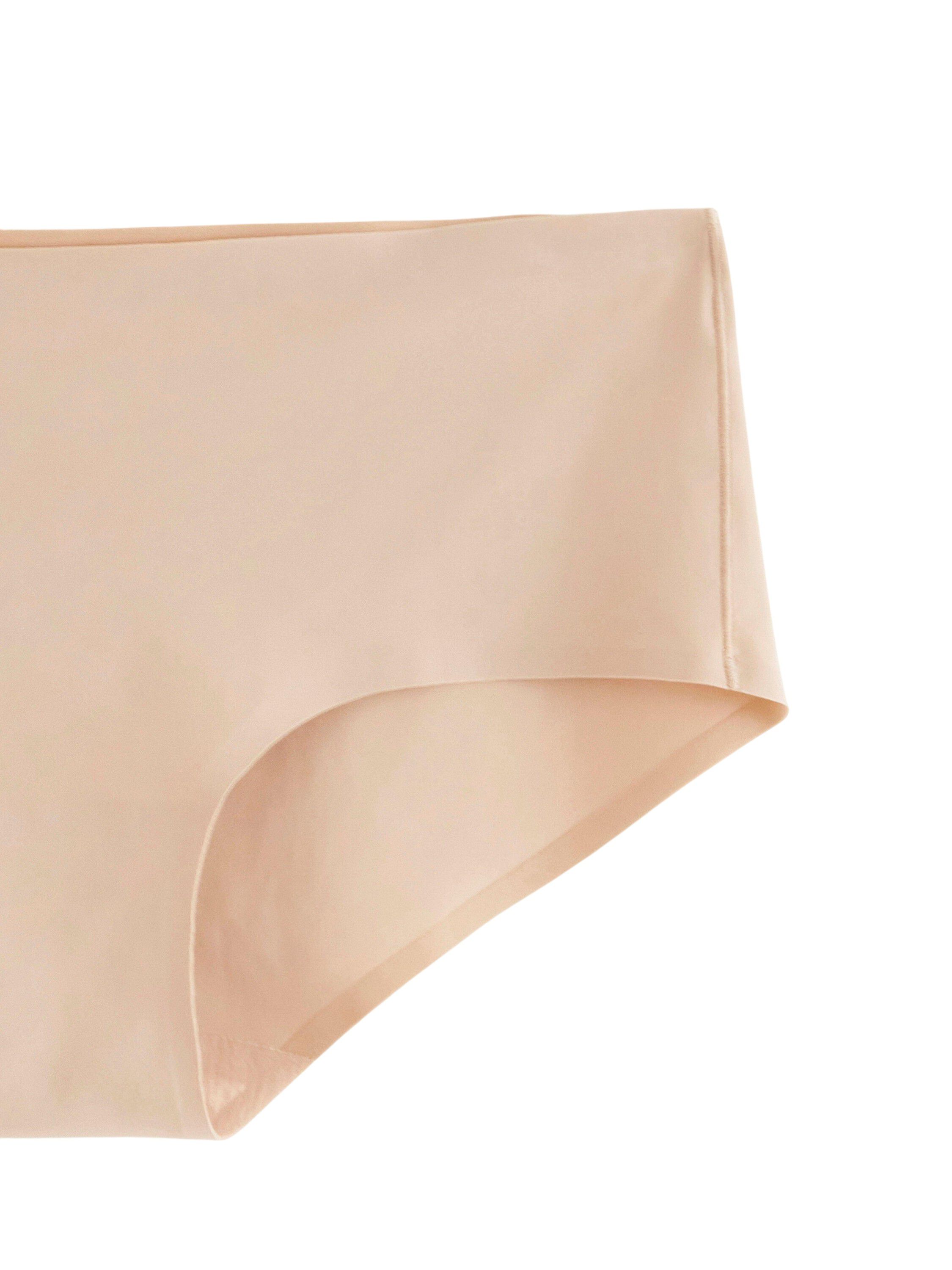 Usynlige trusser med normal talje