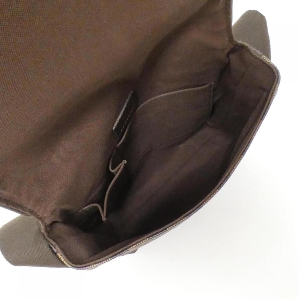 Louis Vuitton Messenger