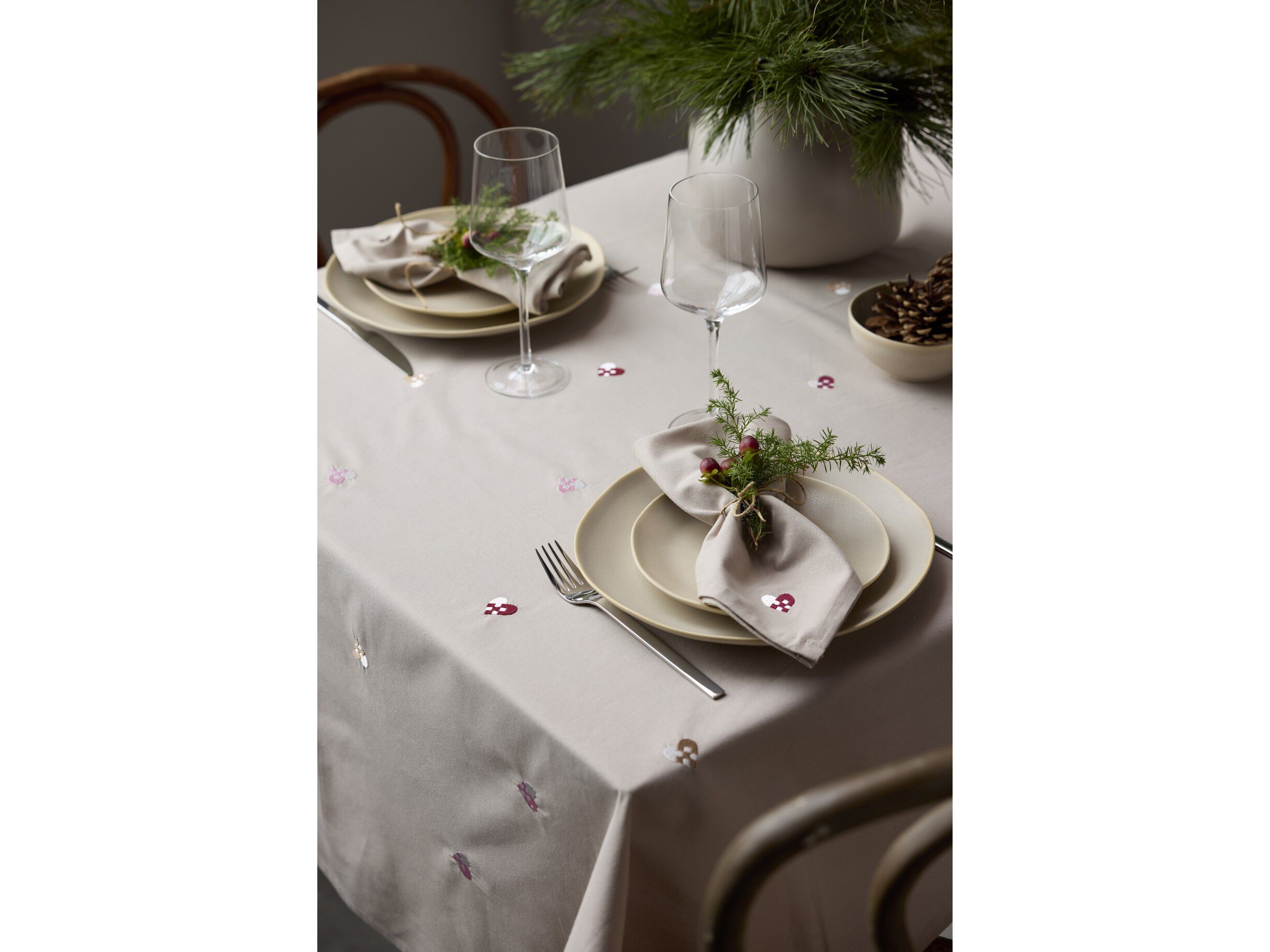 Juledug 140x220 Christmas Hearts Embroidery Rose