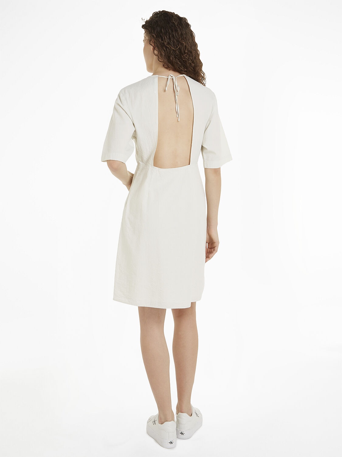 BACK DETAIL SEERSUCKER DRESS