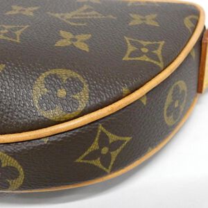 Louis Vuitton Croissant