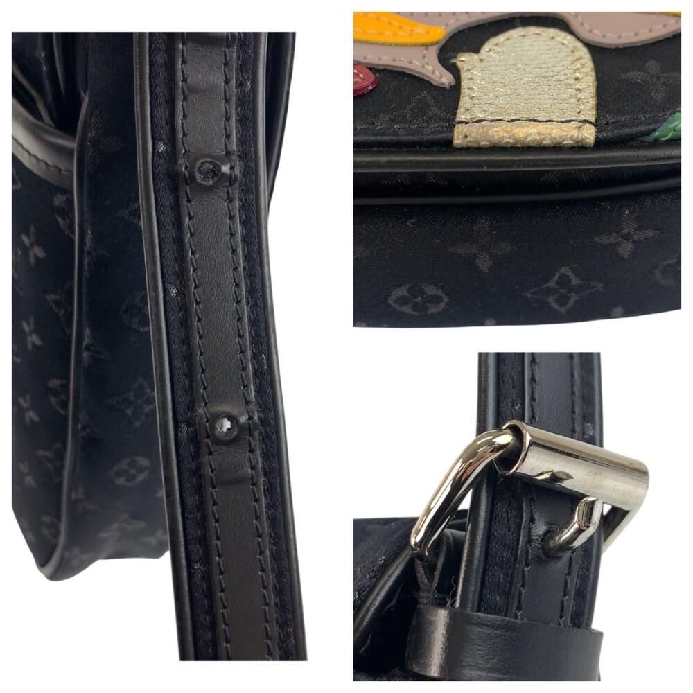 Louis Vuitton Shoulder Bags