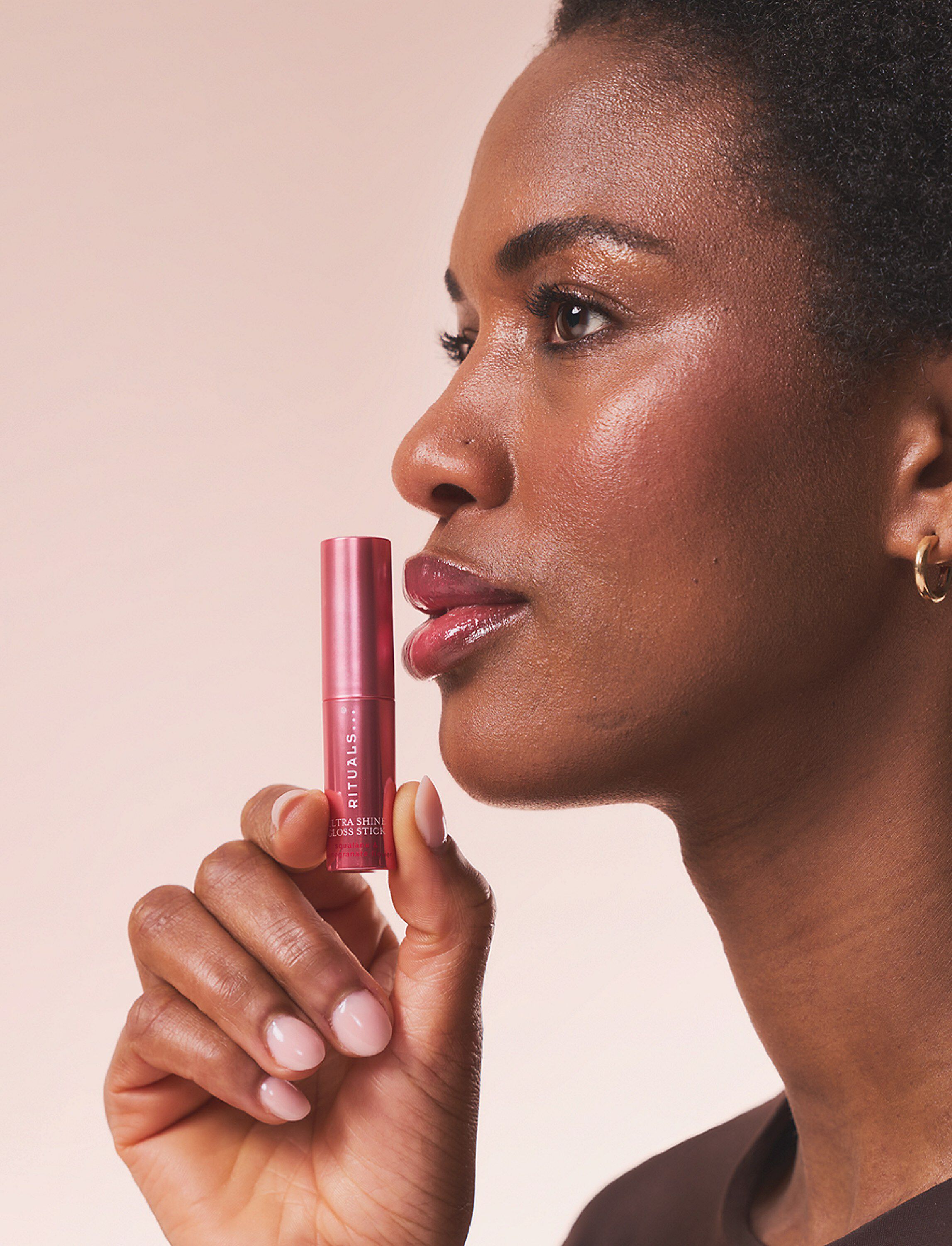 Ultra Shine Gloss Stick - Cheeky