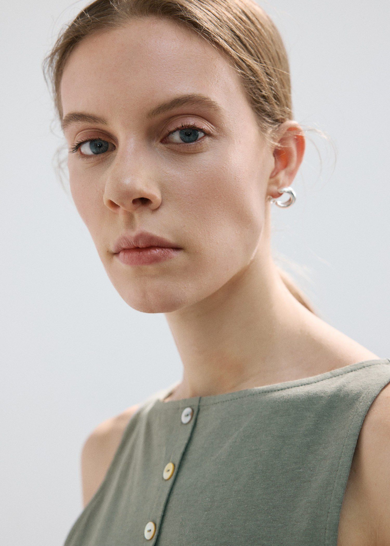 Cotton gilet with buttons