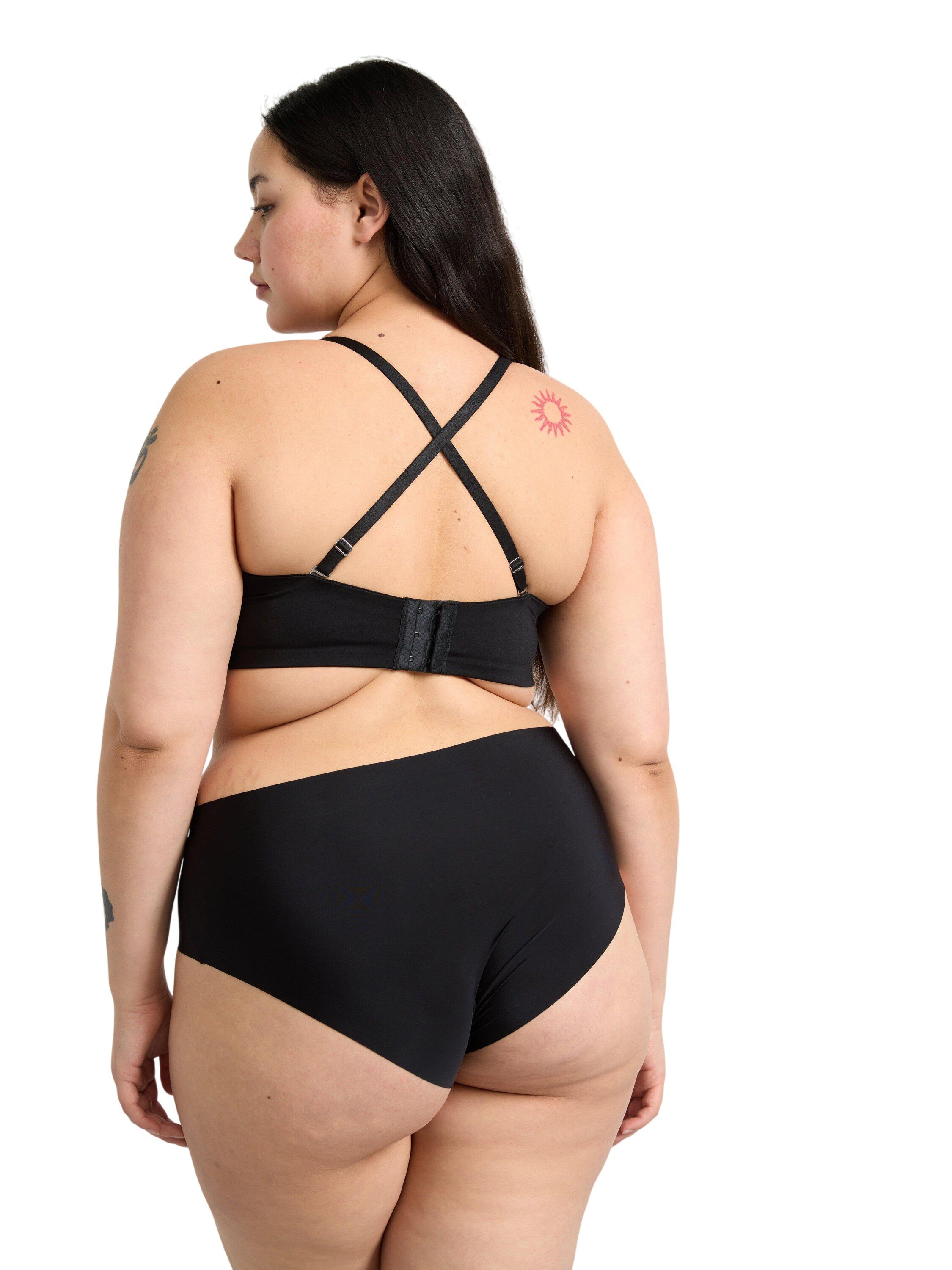 Soft, versatile strapless bra with