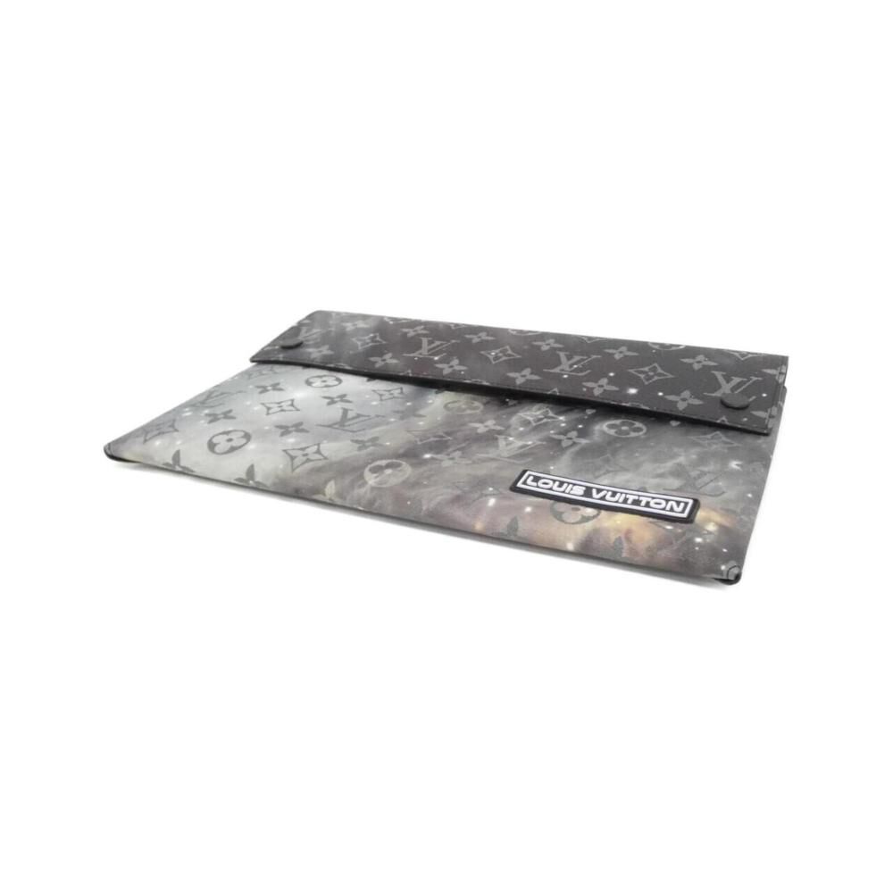 Louis Vuitton Pouch